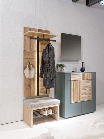 Vorzimmer V/Lacera von Voglauer